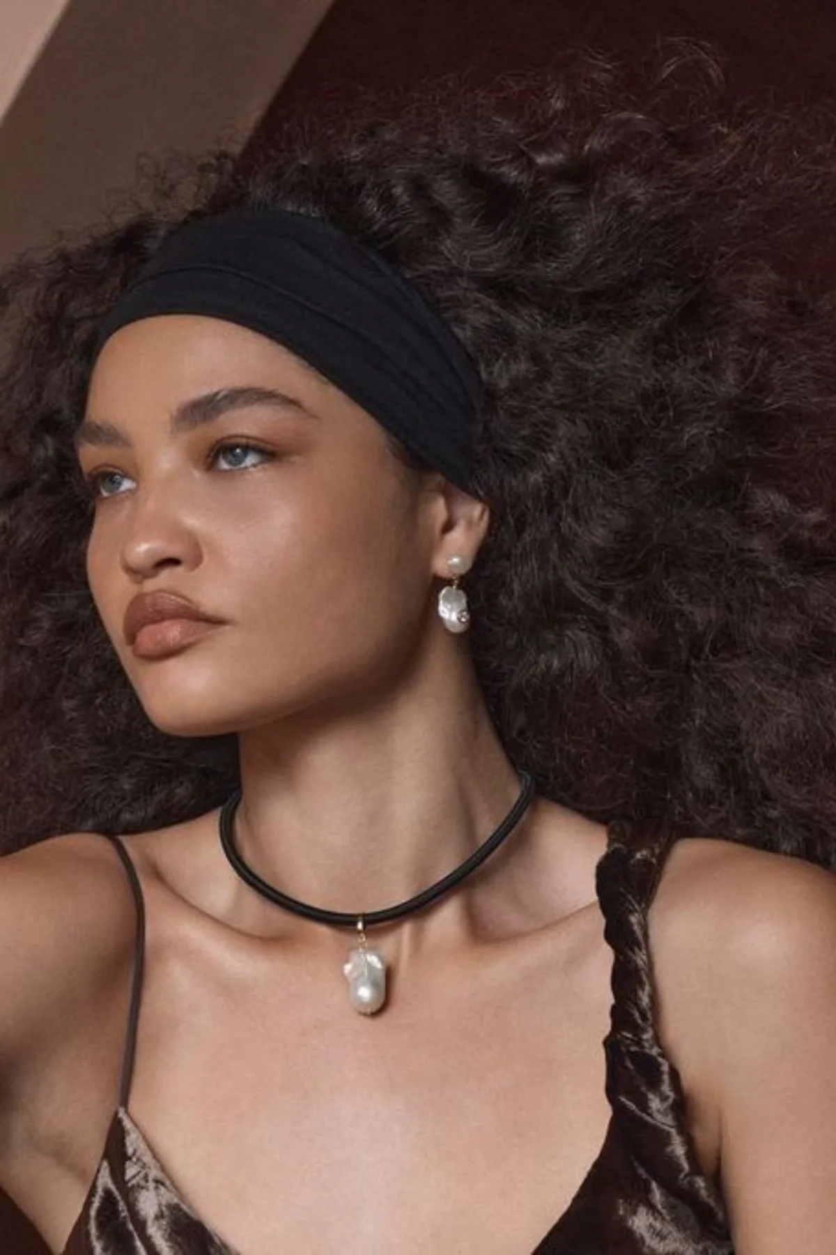 Volastra Earrings - Image 3