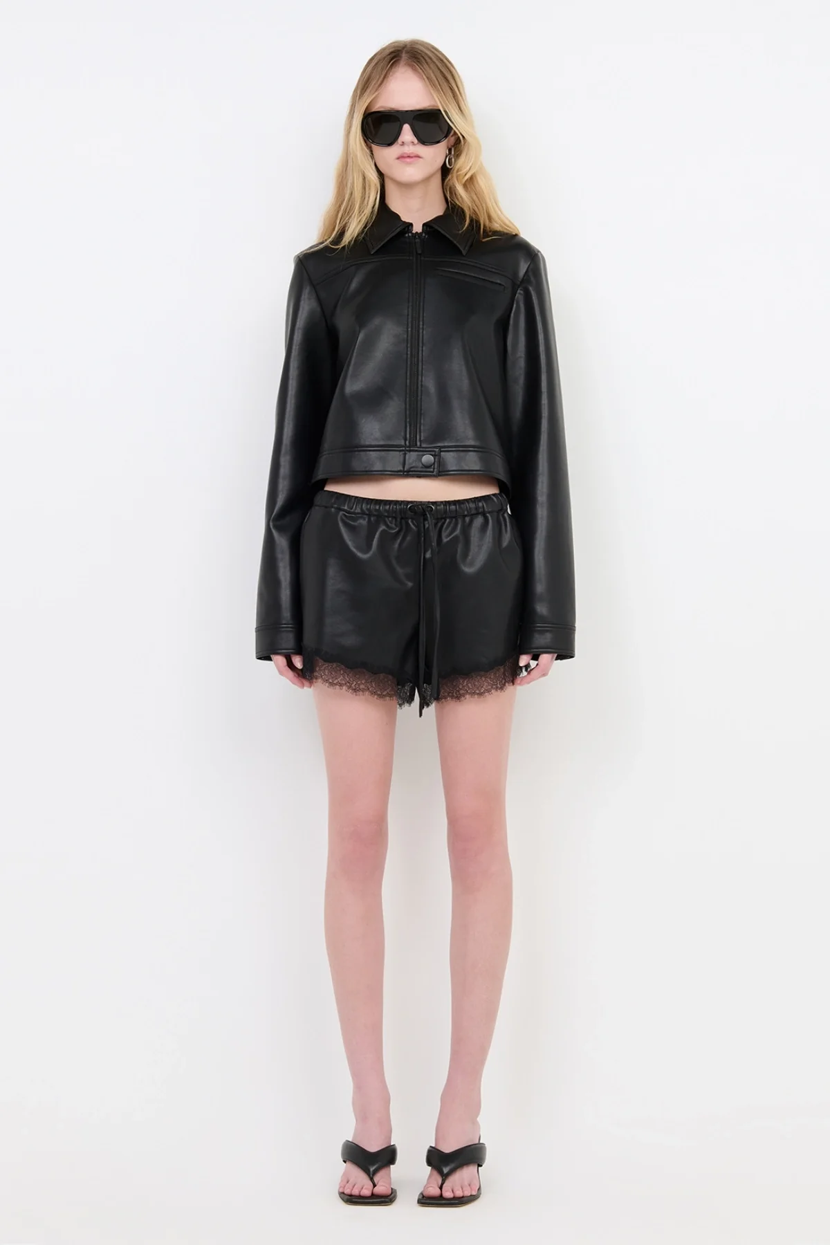 Saphira Short Black - Image 3