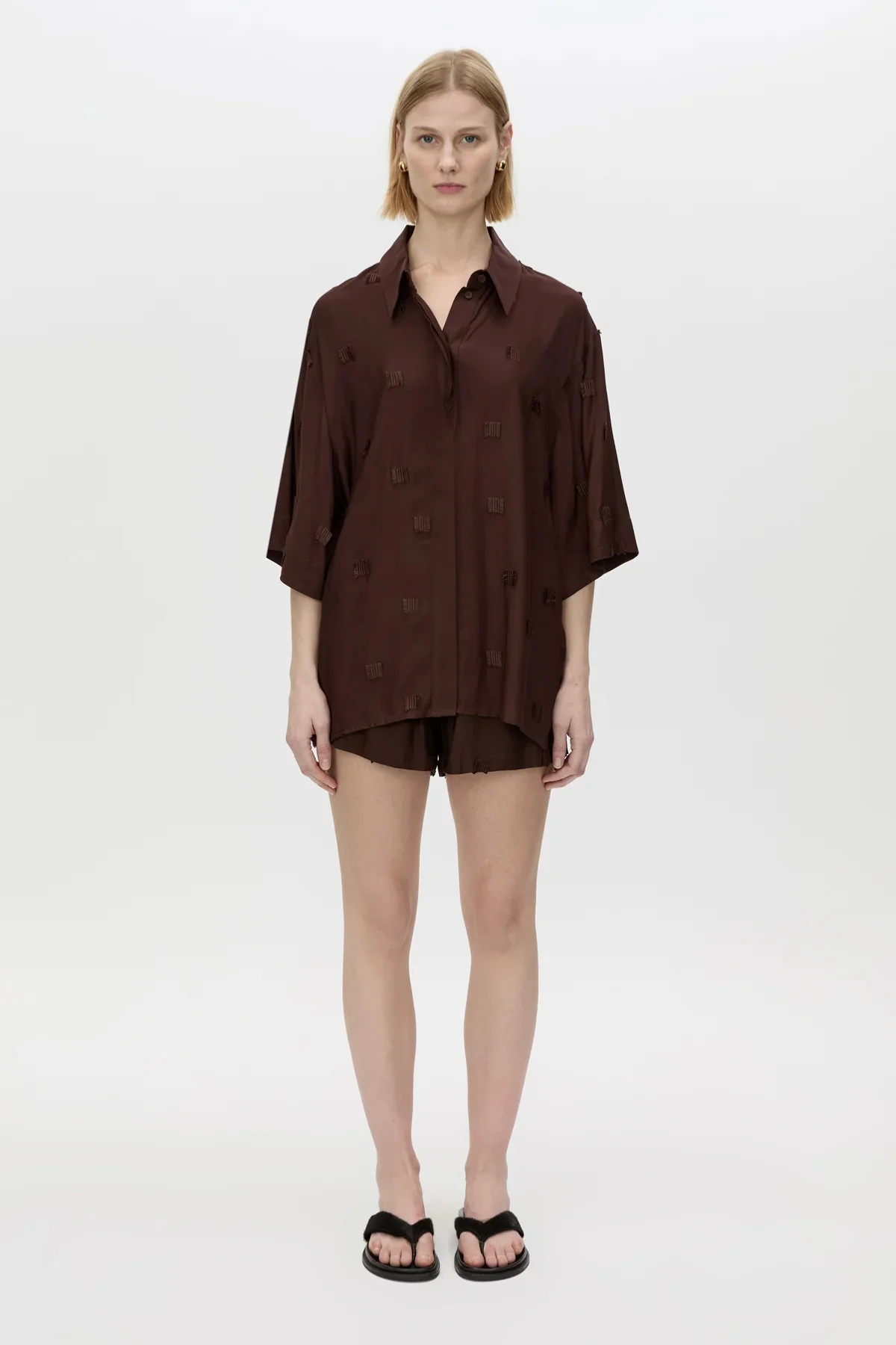 Ottilie 2.0 Short Chocolate - Image 3