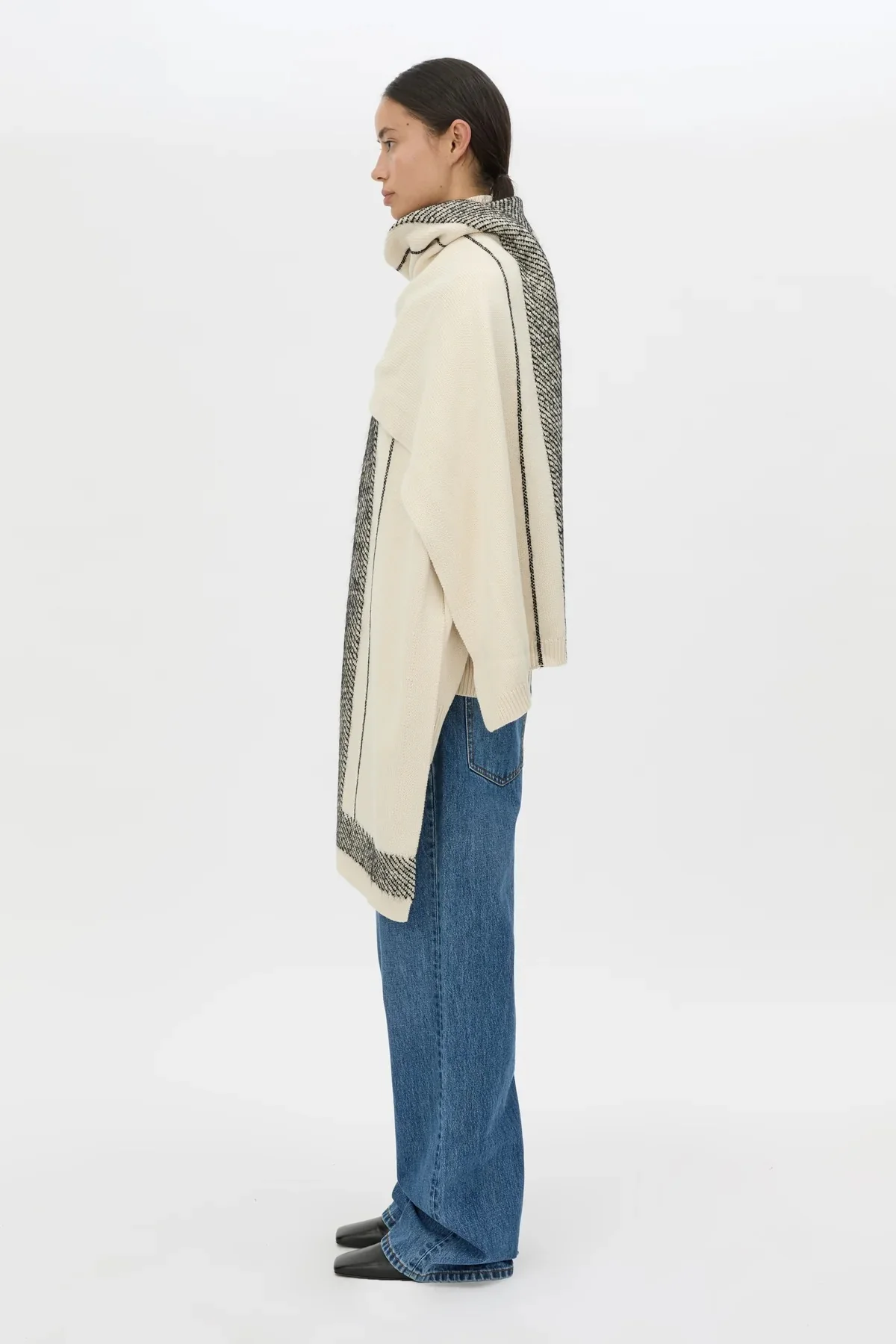 Tusk Knit Stripe Scarf Cream/Black - Image 5