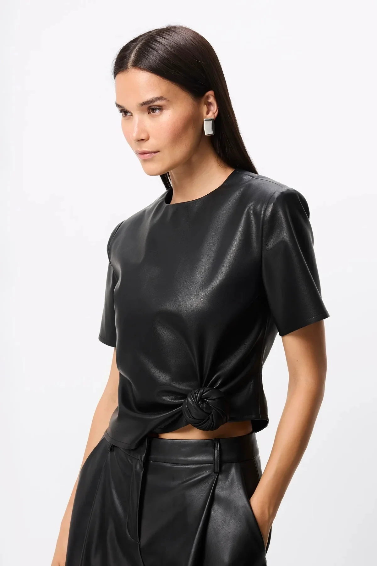 Fairfax Knot Tee Black - Image 8