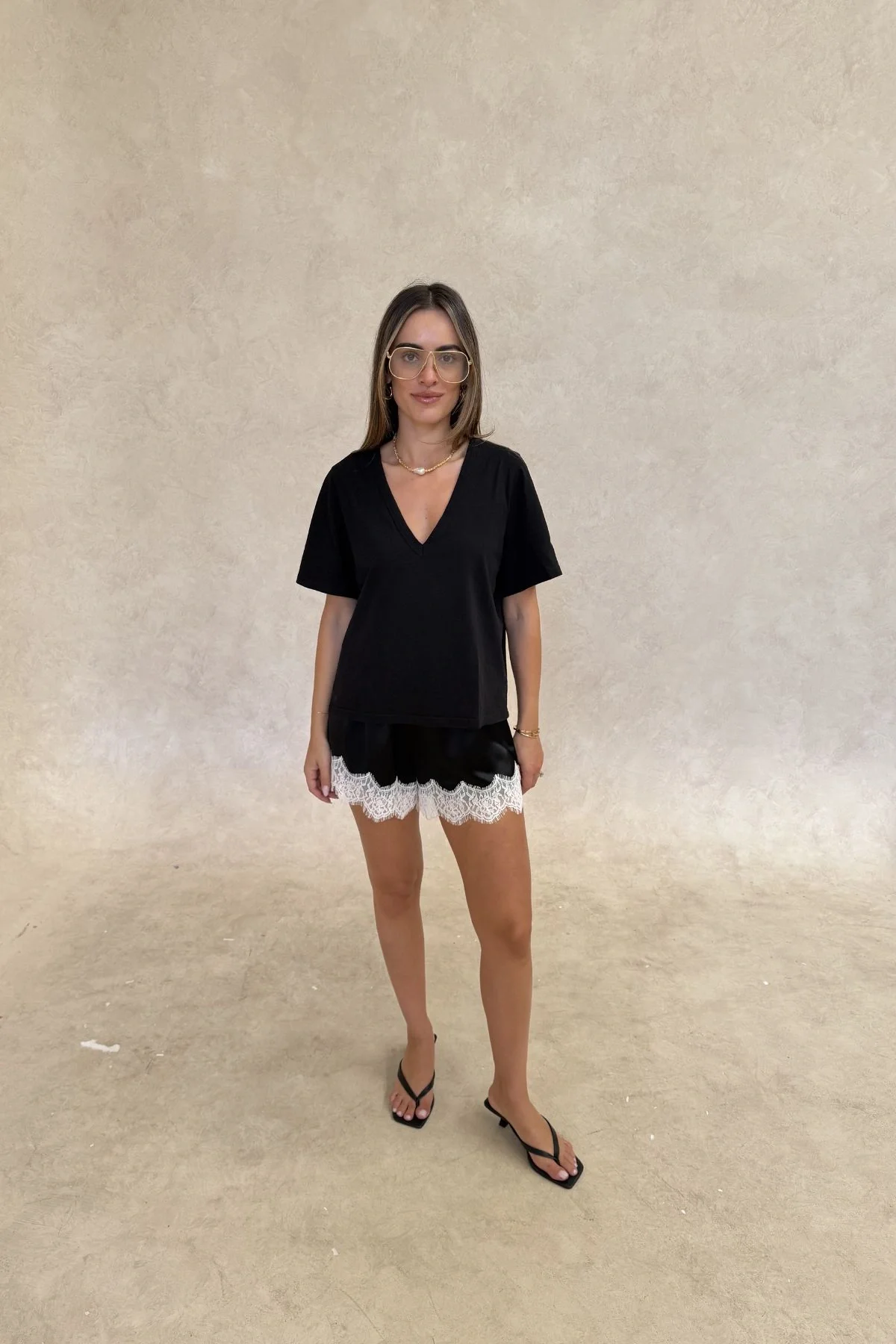 Carter V Neck Tee Black - Image 3