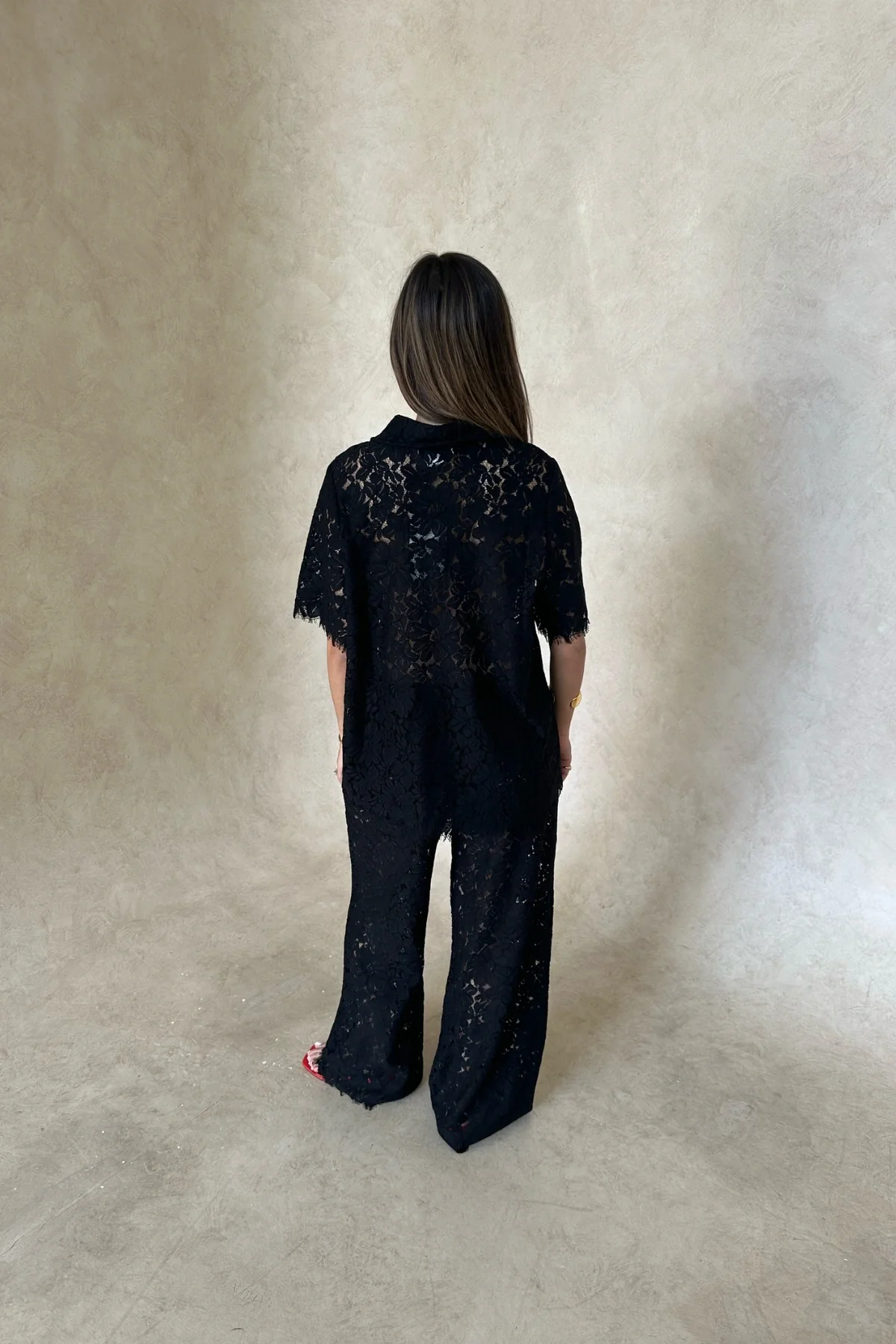 Lucy V-Neck Shirt Black - Image 3